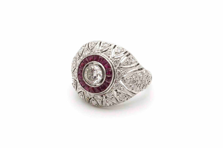 Bague 53 Bague dôme Art déco en platine, diamants et rubis 58 Facettes 24716