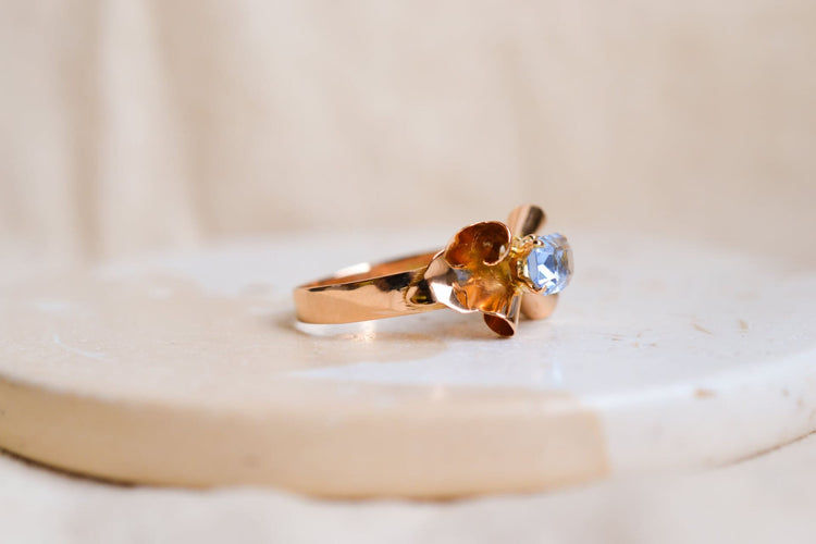 Bague 55 Bague nœud en or jaune 18 carats et pierre bleue ciel (verre) 58 Facettes Ref2954