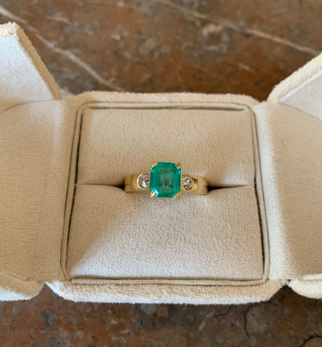 Bague 52.5 Bague émeraude Colombie 1,63 ct et diamants en or jaune 18 carats 58 Facettes BEM46
