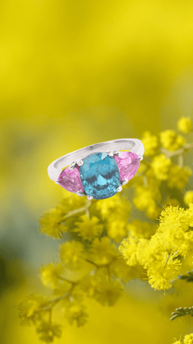 Bague 53 Bague trilogie en or gris 18k avec pierre bleue et saphirs roses 58 Facettes B385