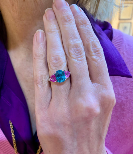 Bague 53 Bague trilogie en or gris 18k avec pierre bleue et saphirs roses 58 Facettes B385