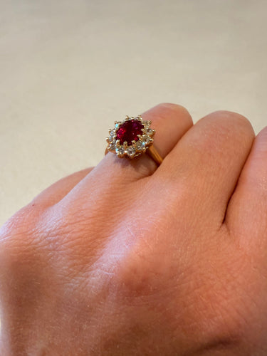 Bague 51.5 Bague en or jaune 18K avec rubis birman et diamants 58 Facettes