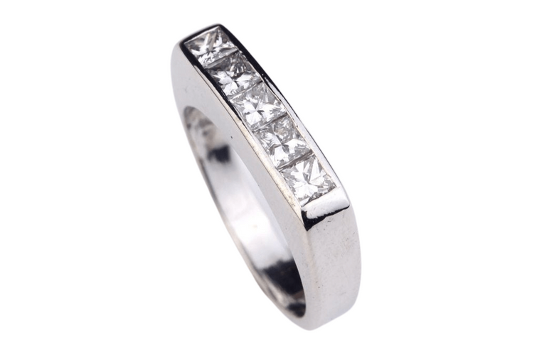 Bague 53 Bague Princesse Or blanc Diamants 58 Facettes