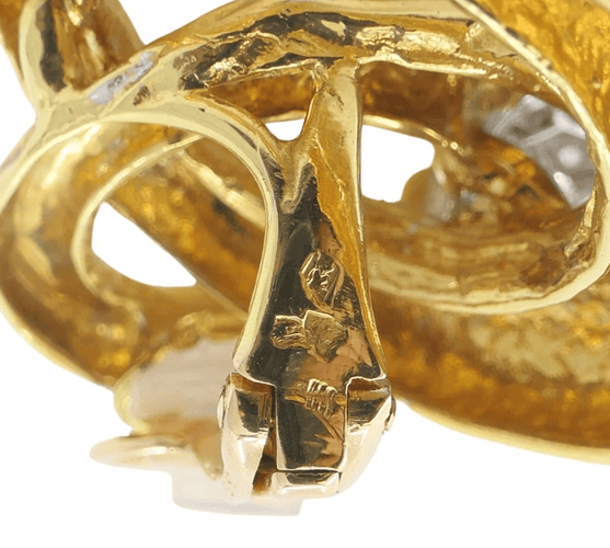 Boucles d'oreilles BOUCHERON - Clips d'oreilles Or Jaune, Platine et Diamants 58 Facettes