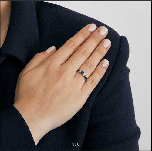 Bague 53 Bague en or gris avec saphir et diamants 58 Facettes DV4307-2