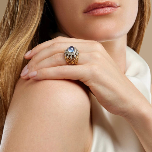 Bague 50 Bague dôme saphir cabochon en or jaune 18k et diamants 58 Facettes