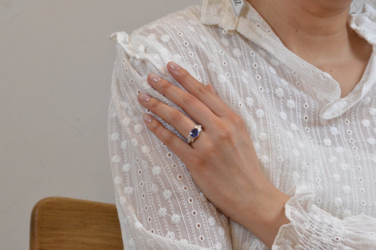 Bague 56 Bague en or jaune 18k avec saphir birman 2,42 ct et diamants 58 Facettes 25565