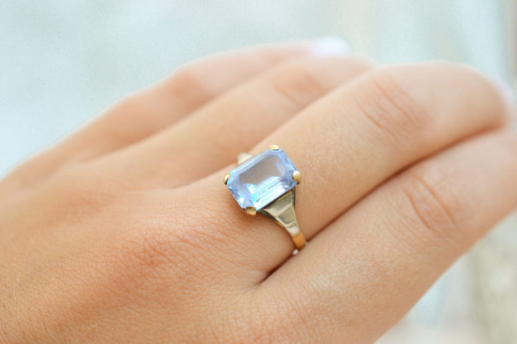 Bague 54 Bague taille émeraude en or jaune et or blanc 18k spinelle synthétique 58 Facettes Ref3559