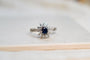 Bague 55 Bague Marguerite en or blanc et saphir, diamants 58 Facettes 3789