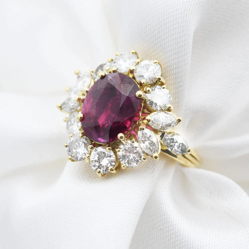 Bague Bague en or 18 kt avec rubis thaï 3,24 ct et diamants 58 Facettes 17890