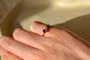 Bague 46 Bague nœud stylisé en or jaune et saphirs, diamant 58 Facettes 3815