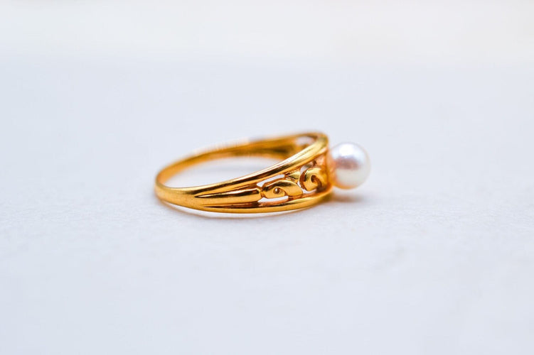 Bague 53 Bague solitaire ajourée en or jaune et perle de culture 58 Facettes 3847