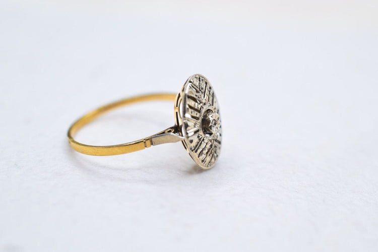 Bague 56 Bague Art Déco ovale en or jaune et or blanc 18k et diamant 58 Facettes 3826