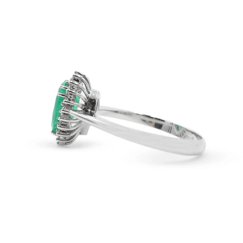 Bague 53 Bague en or blanc 18 ct avec émeraude de Colombie 0,94 ct et diamants 58 Facettes 7816