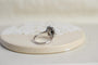 Bague 49 Bague Marguerite - Bague en or blanc 18k, saphir bleu et diamants 58 Facettes 3662