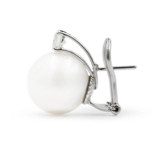 Boucles d'oreilles Boucles d’oreilles en or blanc 18 carats avec perles d’Australie et diamants 58 Facettes 13285