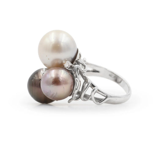 Bague Bague en or blanc 18 kt avec perles et diamants 58 Facettes 5505