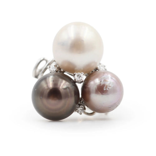 Bague Bague en or blanc 18 kt avec perles et diamants 58 Facettes 5505