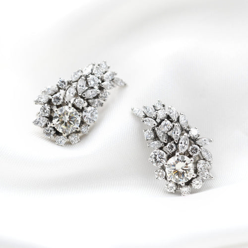 Boucles d'oreilles Boucles d'oreilles en or blanc avec diamants 58 Facettes 22383