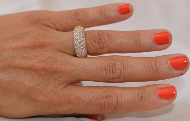 Bague 59 Chaumet - Bague jonc Pneu pavée en or jaune et diamants 58 Facettes 1
