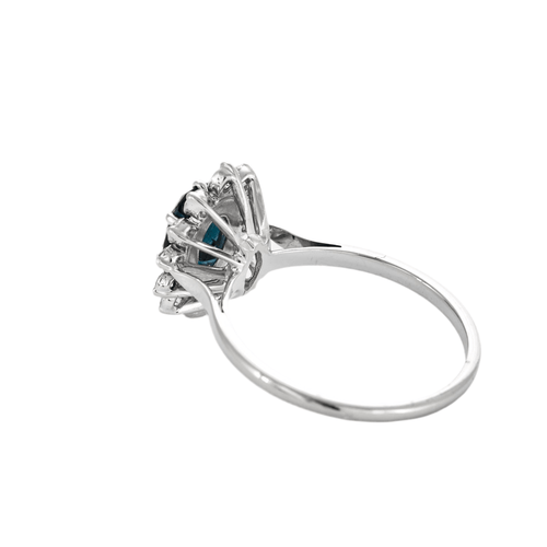 Bague 58 Bague Marguerite or gris 18K (750 Millièmes) sertie d’un saphir et entouré de diamants 58 Facettes DV4754-13