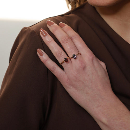 Bague Bague solitaire vintage en or 18k avec grenat ovale 58 Facettes 2508017