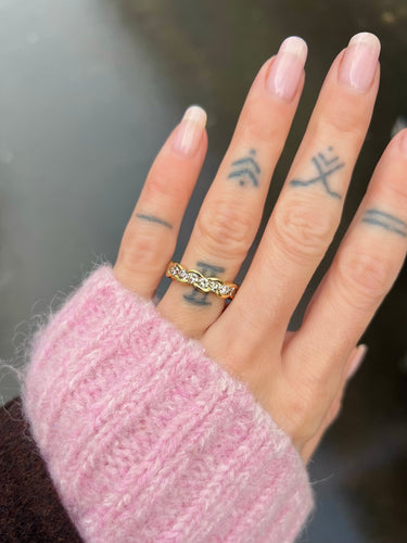 Bague 48 Demi-alliance nattée en or jaune 18 carats et diamants 58 Facettes