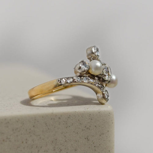 Bague 50 Bague ancienne - Cocktail en or jaune et blanc avec perles et diamants 58 Facettes 2922