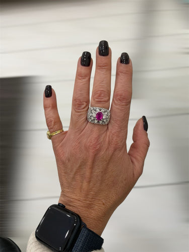 Bague 50 Style Mario Buccellati - Bague vintage gravée en or blanc 18k rubis birman et diamants 58 Facettes