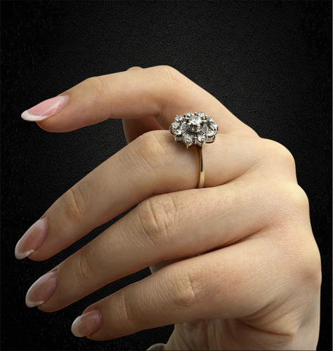 Bague Bague en or blanc avec diamants, période littoria italienne 58 Facettes