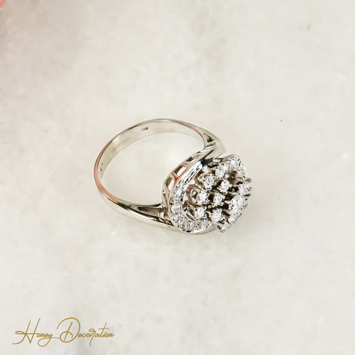 Bague 51.5 Bague vintage en or blanc 14 carats avec diamants 58 Facettes 2825