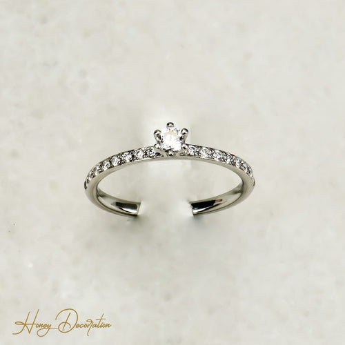 Bague 52.5 Bague halo en platine 950 avec solitaire et 16 diamants 58 Facettes 2821