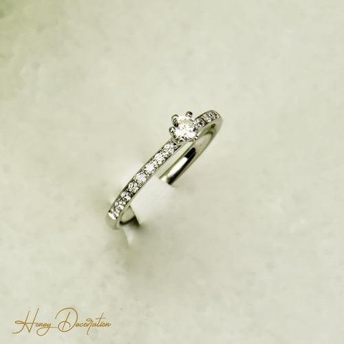 Bague 52.5 Bague halo en platine 950 avec solitaire et 16 diamants 58 Facettes 2821