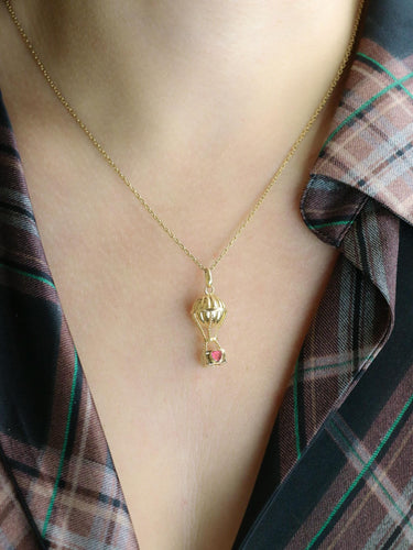 Pendentif Pendentif charm montgolfière en or jaune 18k et pierre rouge 58 Facettes 1CA0000005/3