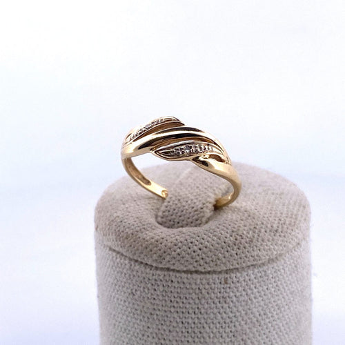 Bague 52 Bague entrelacée sertie en or jaune 18K, taille 52 58 Facettes 250171