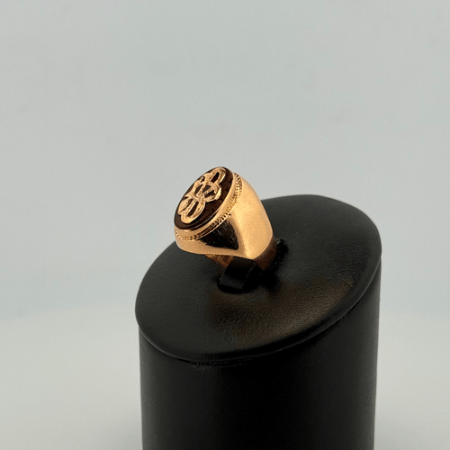 Bague 52.5 Bague chevalière ovale gravée en or jaune 18K 8,11 g 58 Facettes 250051