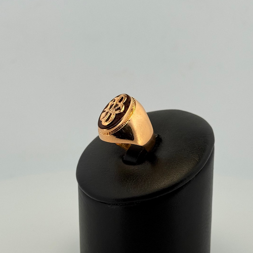 Bague 52.5 Bague chevalière ovale gravée en or jaune 18 carats 8,11 g 58 Facettes 250051
