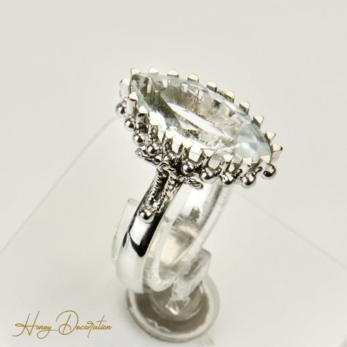 Bague 52.5 Bague antique en or blanc 18 carats avec aigue-marine marquise 58 Facettes 2961