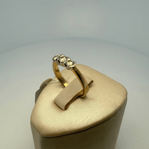 Bague 53.5 Bague 3 pierres en or jaune 18 carats 7,76 g 58 Facettes 250105