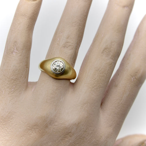 Bague Bague en or 18k avec diamant taille ancienne 0,78 ct 58 Facettes
