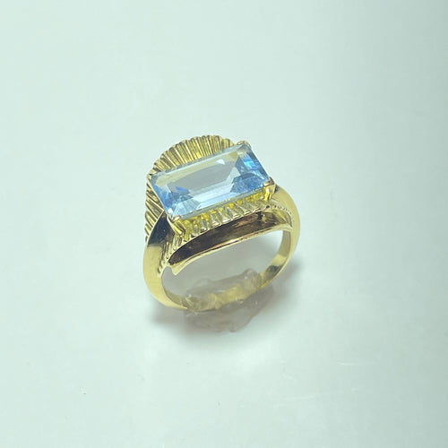 Bague 53 Bague avec spinelle rectangulaire taille émeraude en or jaune 18K 58 Facettes 250309
