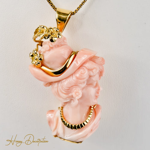 Broche Portrait de dame victorien - Broche en or jaune 18 carats et corail 58 Facettes 2514