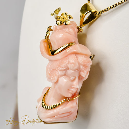 Broche Portrait de dame victorien - Broche en or jaune 18 carats et corail 58 Facettes 2514