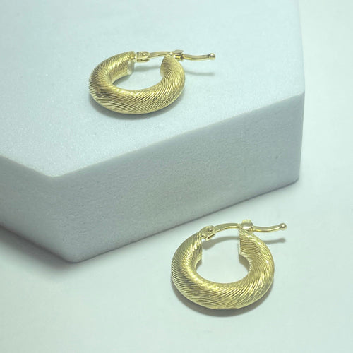 Boucles d'oreilles Boucles d’oreilles ovales texturées en or jaune 18K 7,83 g 58 Facettes 250252