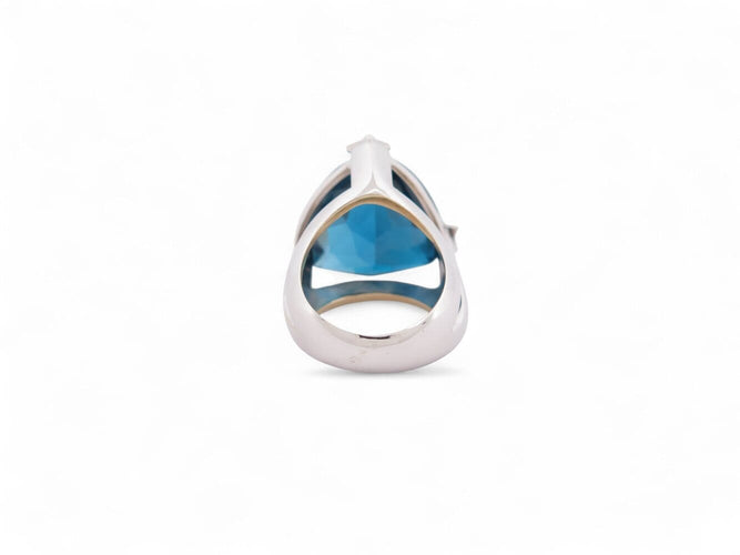 Bague 54 Bague cocktail en or blanc 18k, topaze London blue et diamants 0,25 ct (T54) 58 Facettes 270140