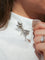 Broche Broche ancienne fleur en or 18k et argent avec diamants et perles fines 58 Facettes 275