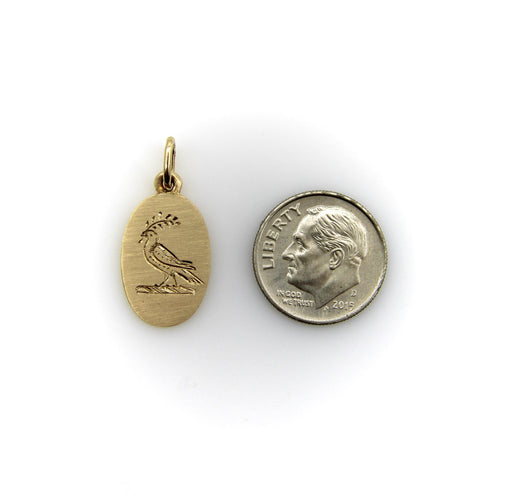 Pendentif Pendentif signature oiseau de paix gravé à la main en or 14 carats 58 Facettes A2001C