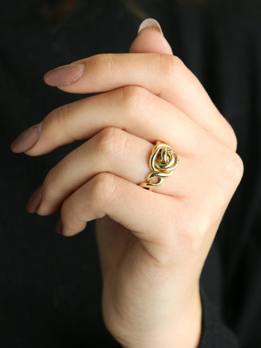 Bague 48 Bague nœud vintage en or jaune 14 carats 58 Facettes 1108.8