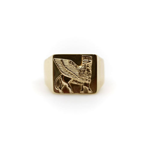 Bague Bague chevalière vintage Lamassu en or jaune 18 carats 58 Facettes A2001U