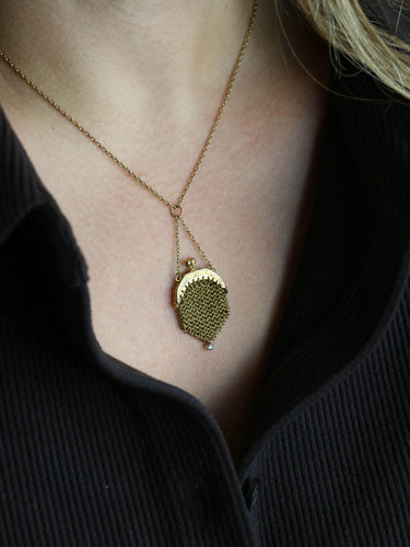 Pendentif Pendentif bourse à Louis Art déco en or jaune 18 carats et perle 58 Facettes 1210.1